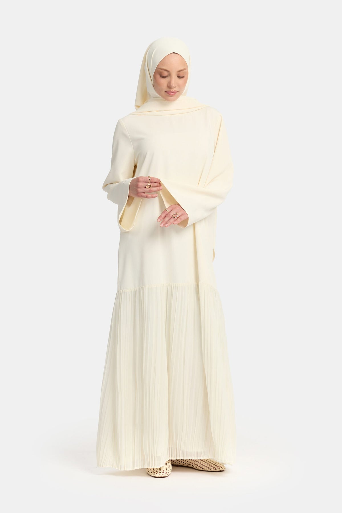 Pleated skirt abaya Cream