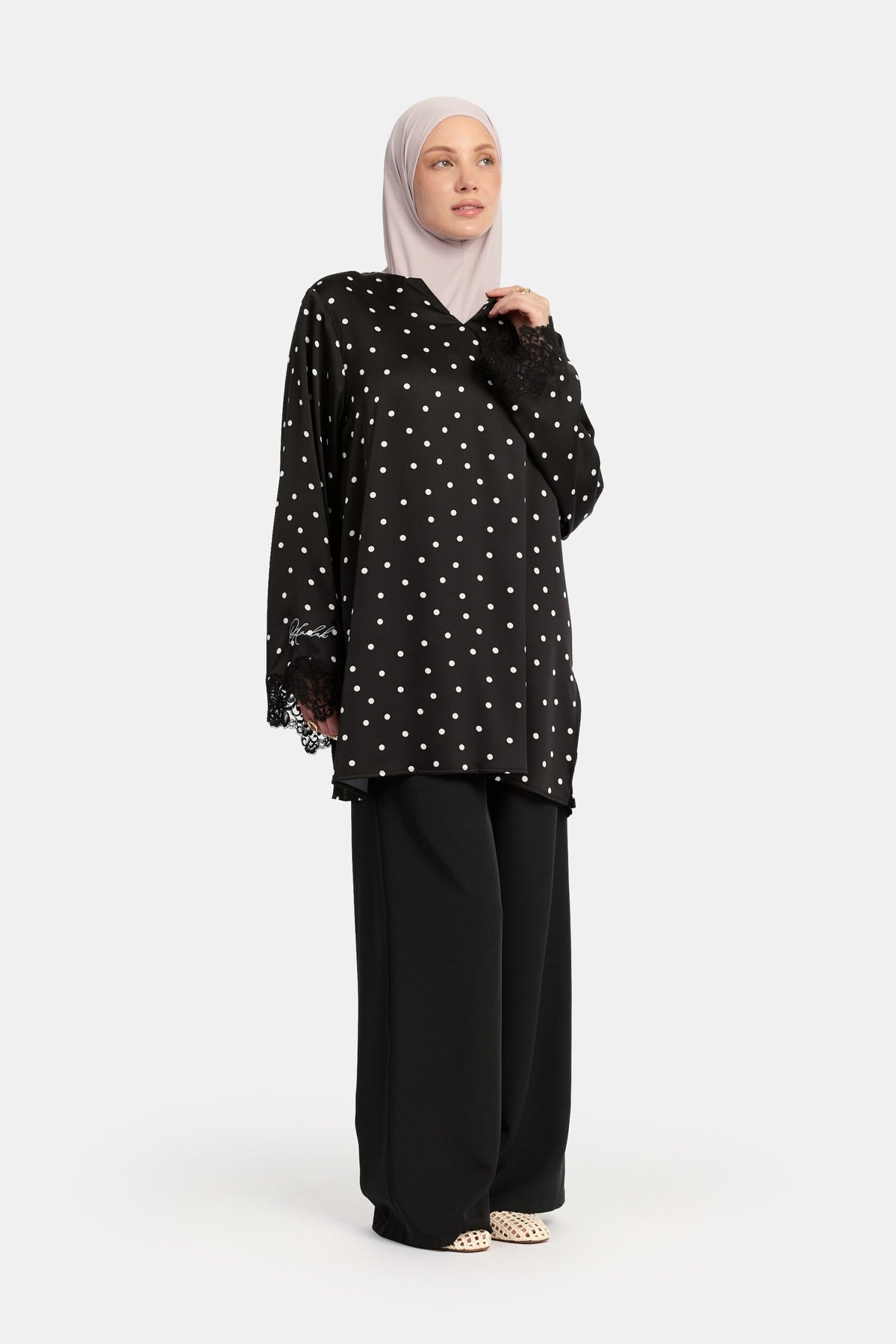 Soft dot Lace wavy edge Twinset Black