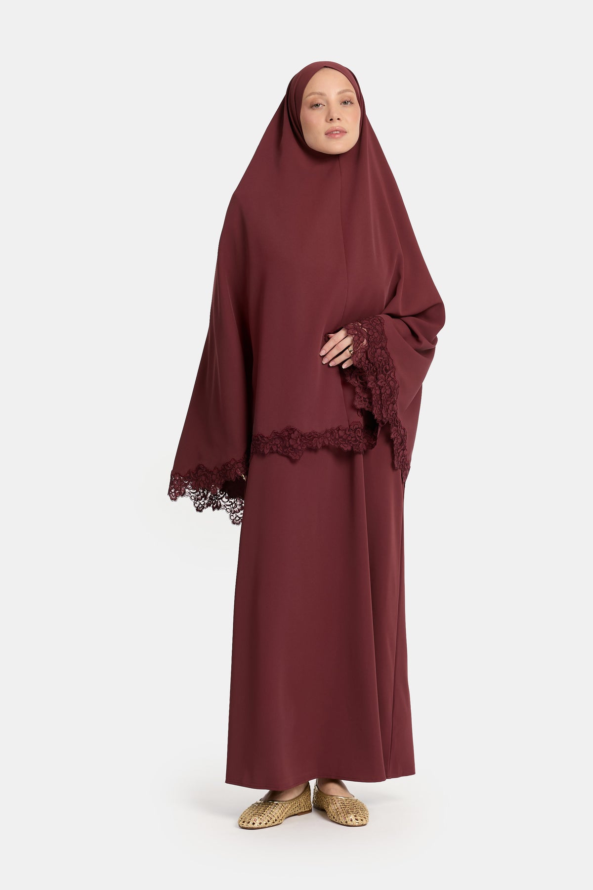 Khimar à bord ondulé en dentelle, Acajou rouge