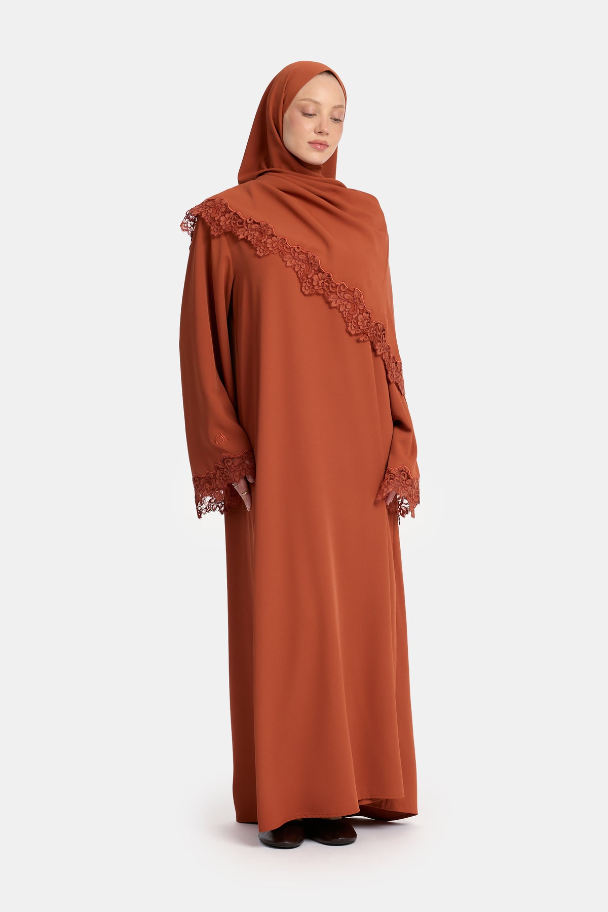 Abaya à bord ondulé en dentelle Arabian Spice