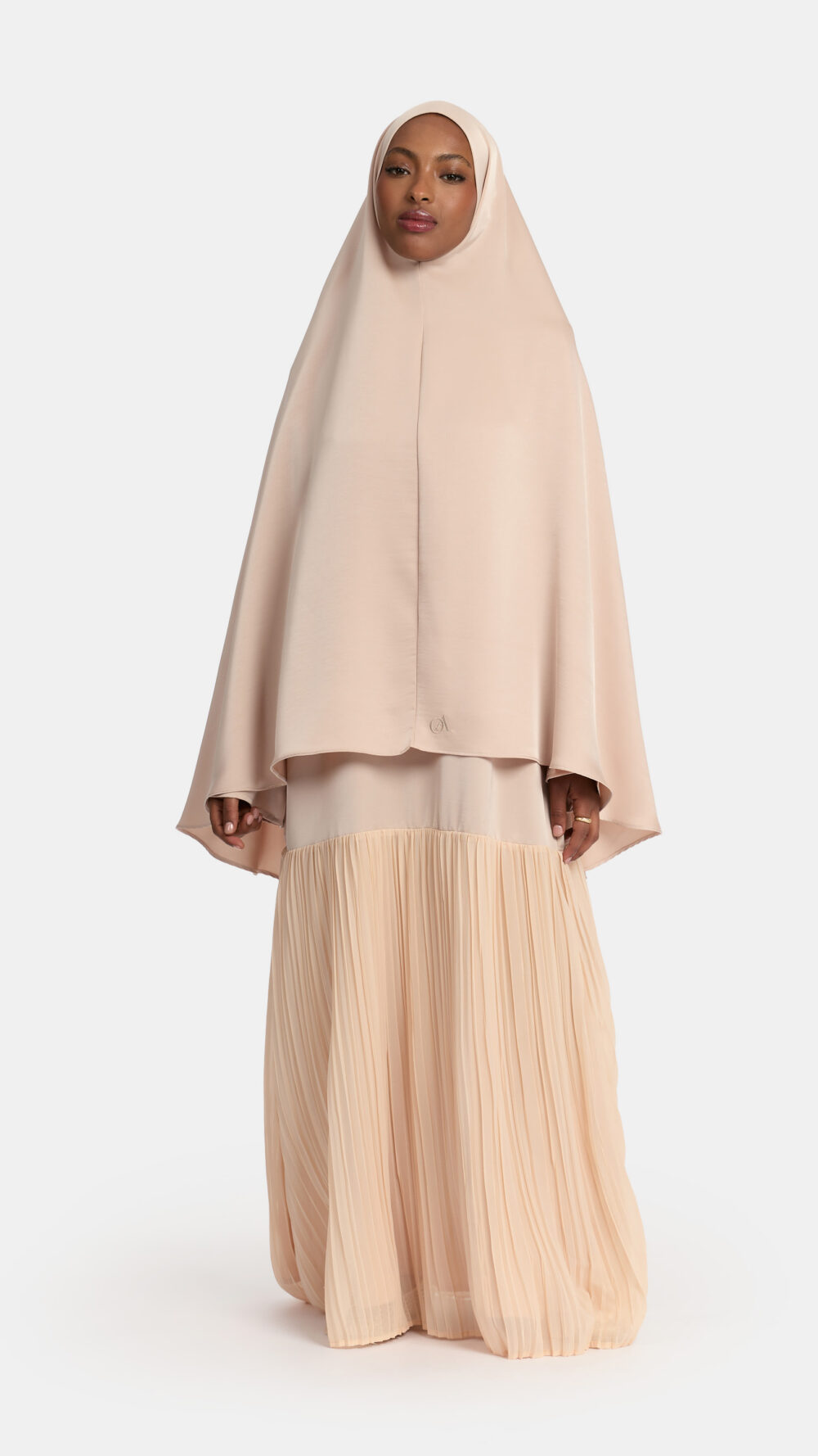 Khimar satin Almond (Pleated)