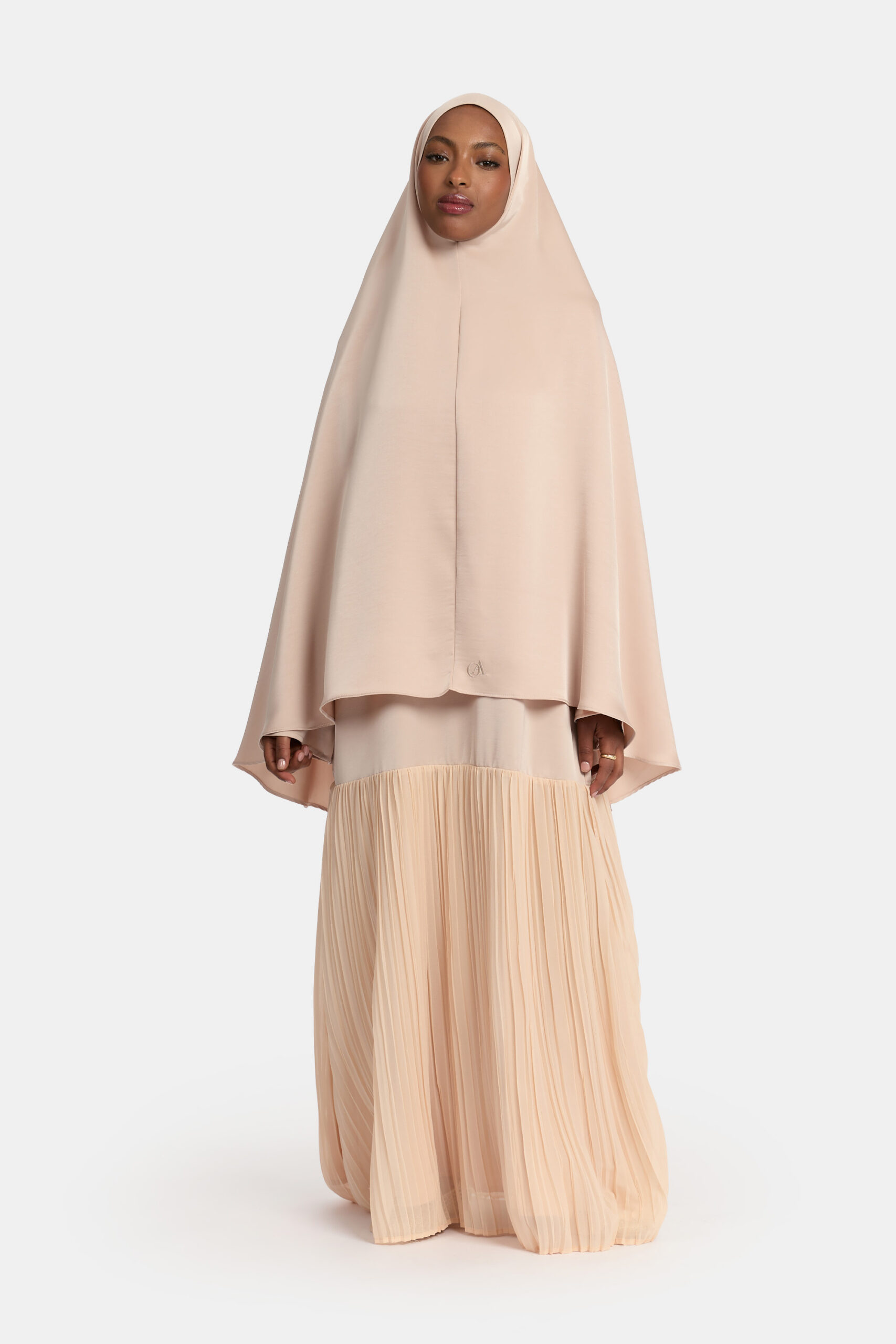 Khimar satin Almond (Pleated)