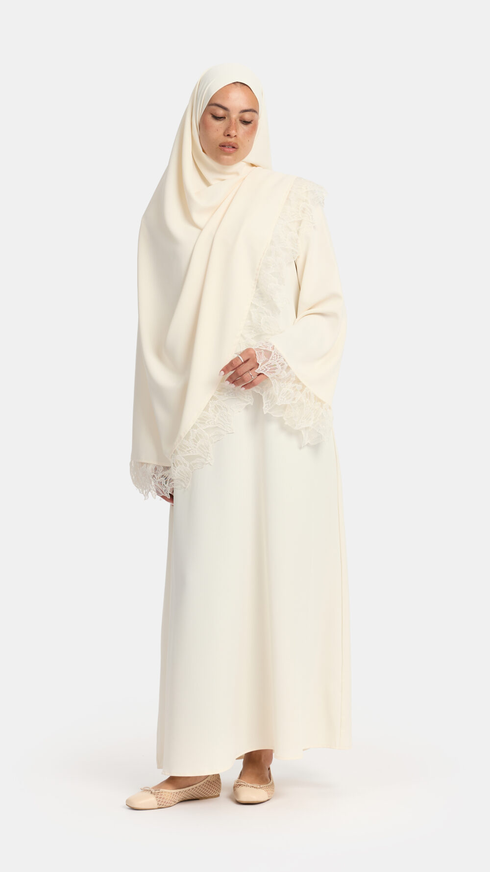 Leaf lace abaya Cream