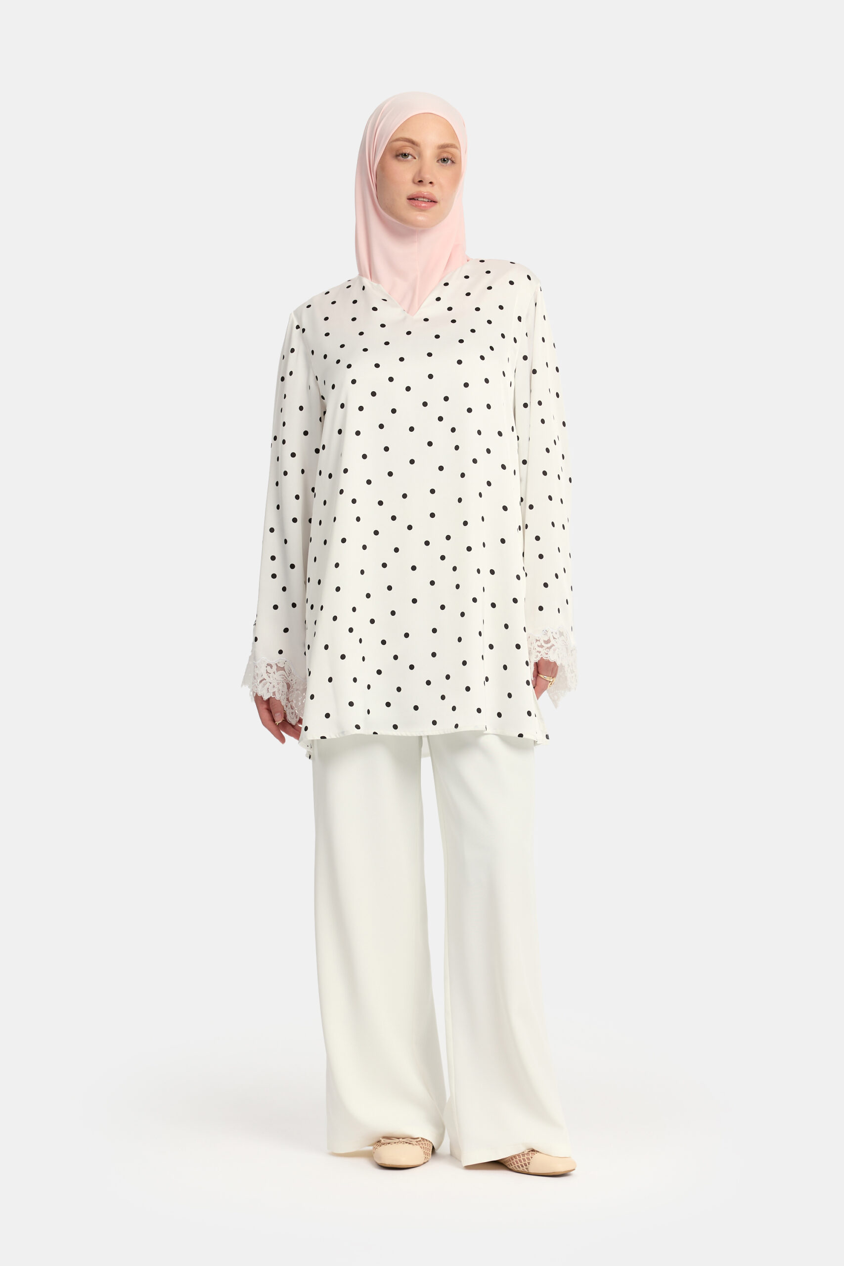 Soft dot Lace wavy edge Twinset White